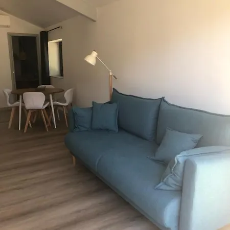Des Allas Apartment *